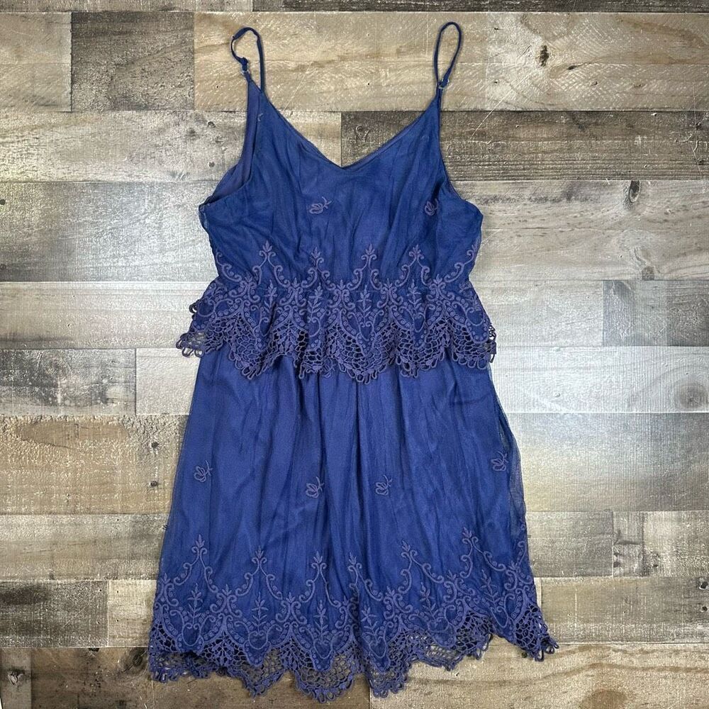 Umgee dress size Large lace peplum navy summer